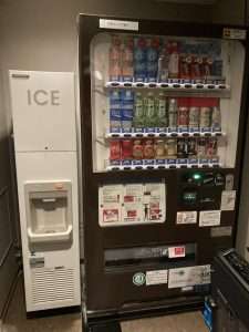 製氷器と自販機