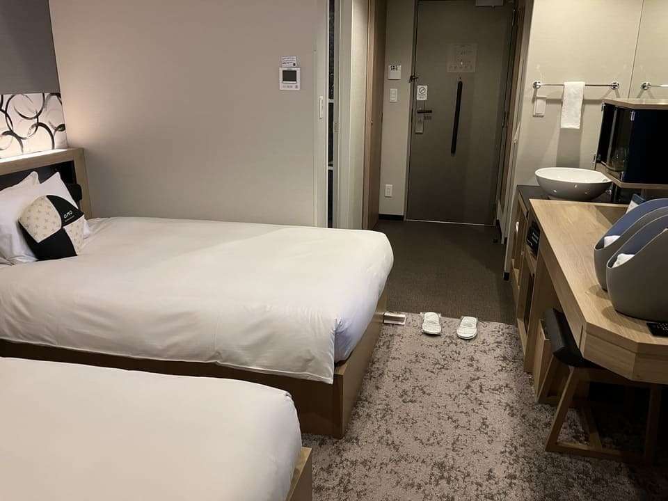 窓側から見た室内