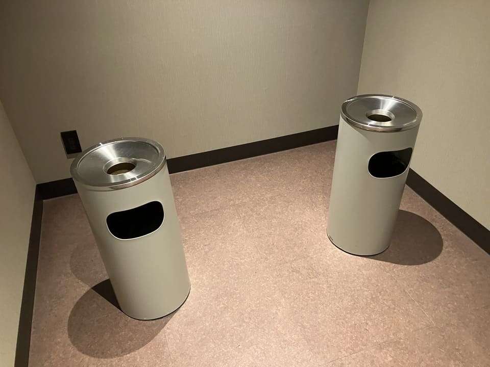 喫煙室