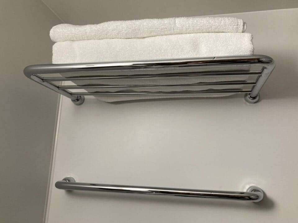 棚の上のバスタオル