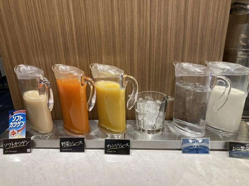 ジュースや牛乳