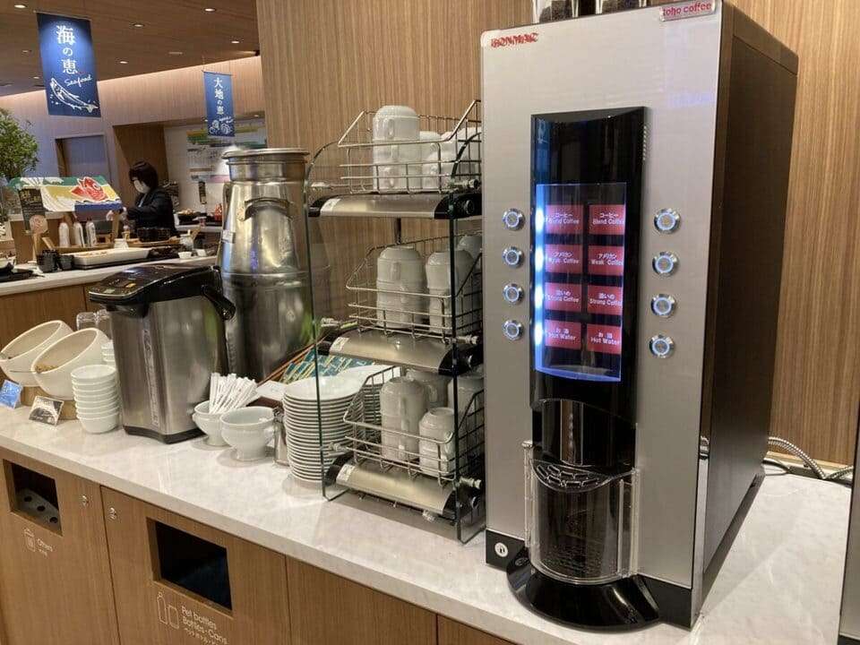 コーヒーマシンと牛乳