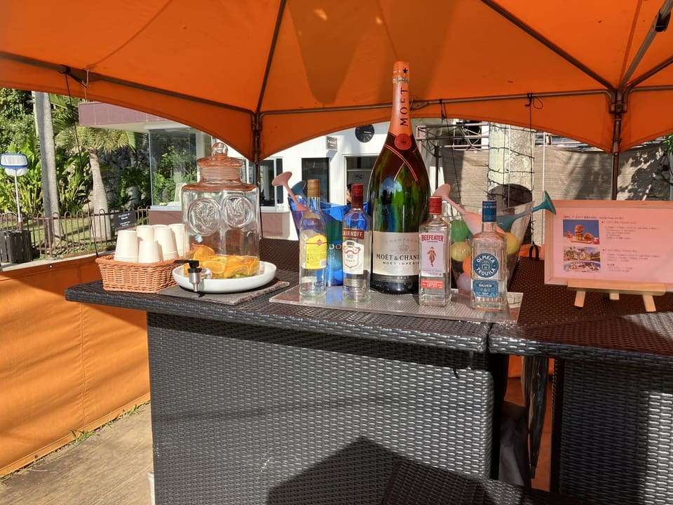 プールサイドバー