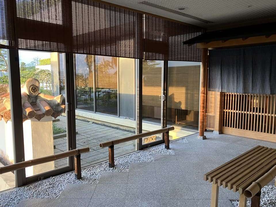 日本料理店の入口