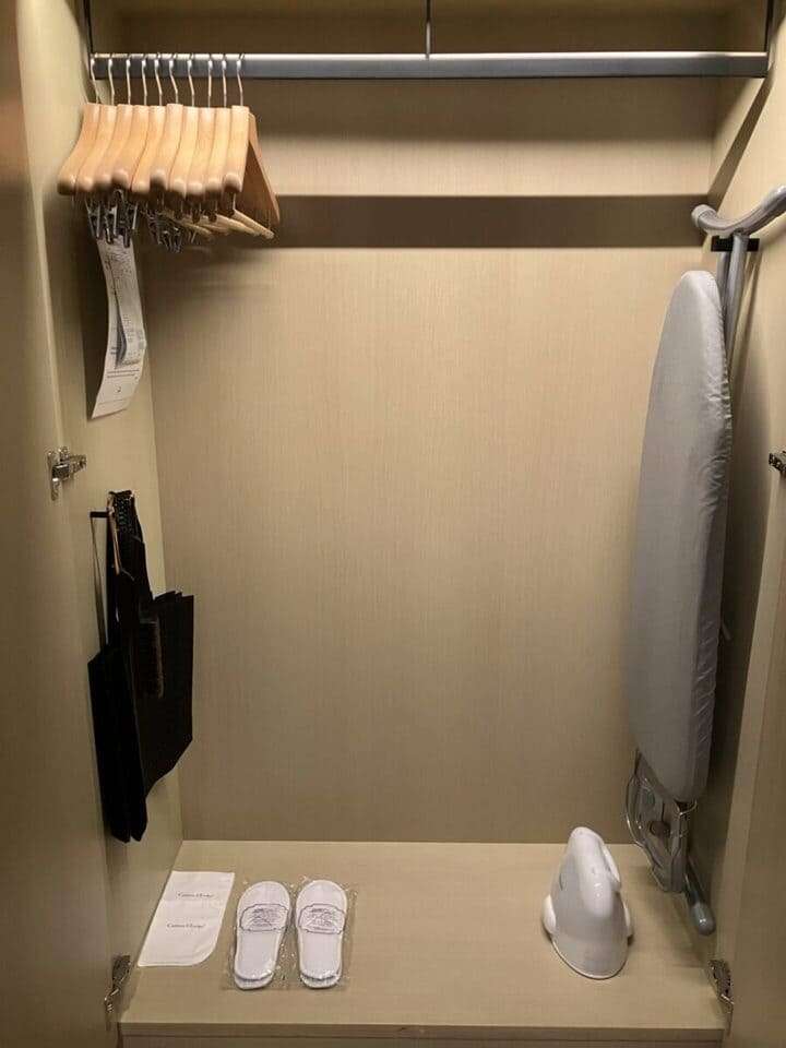 クローゼットの中