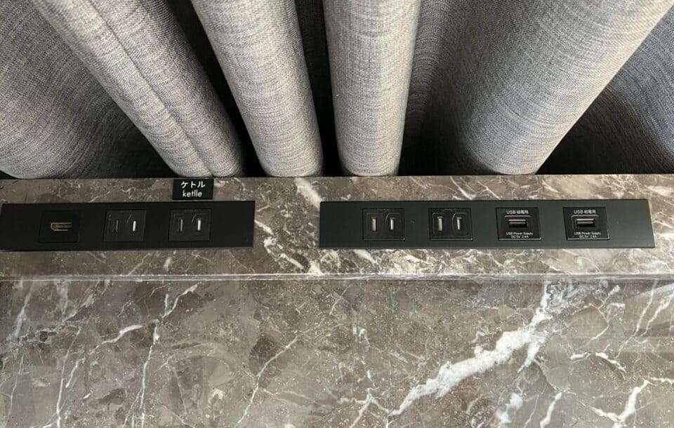 コンセントとUSBポート