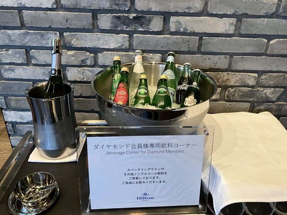 サービスのシャンペンなど