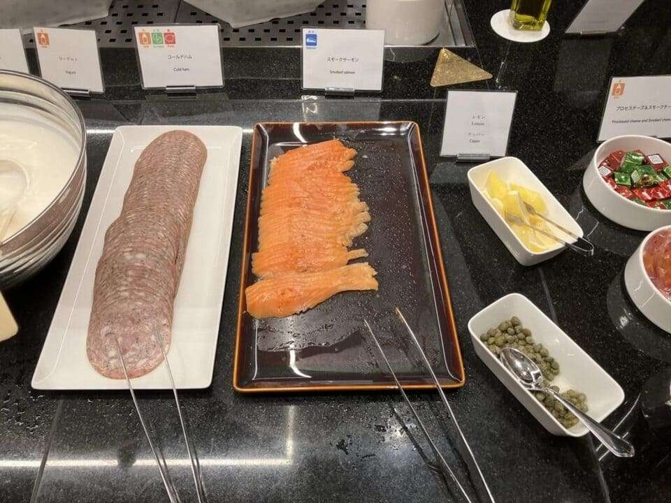 ボロニアソーセージ、スモークサーモン