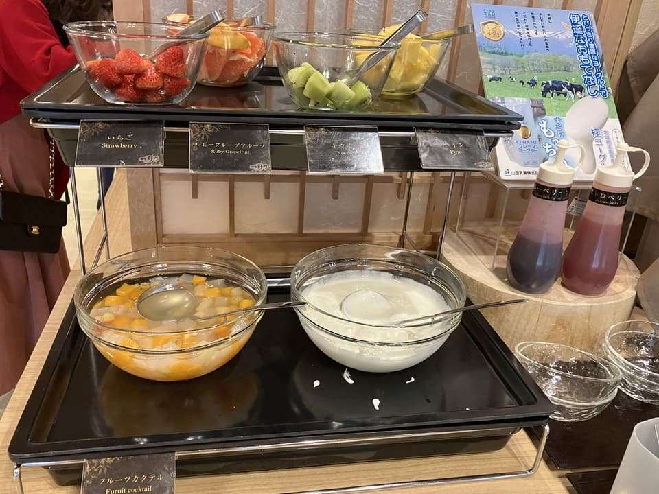 フルーツ、ヨーグルト