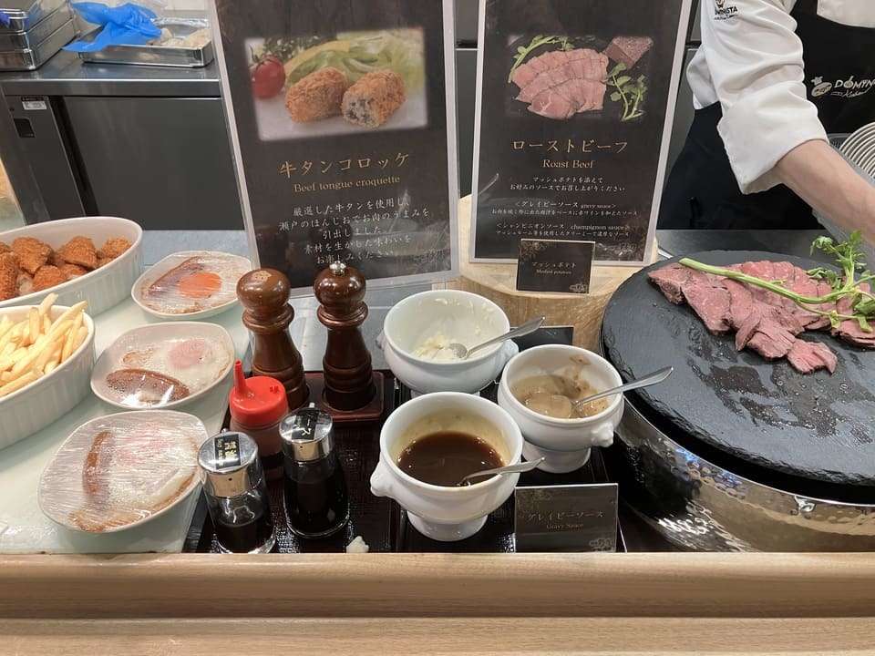 牛タンコロッケとローストビーフ