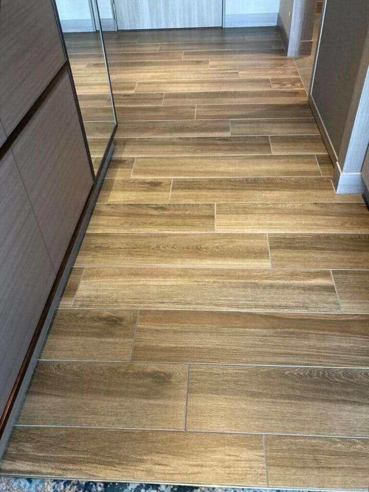 入口から見た室内