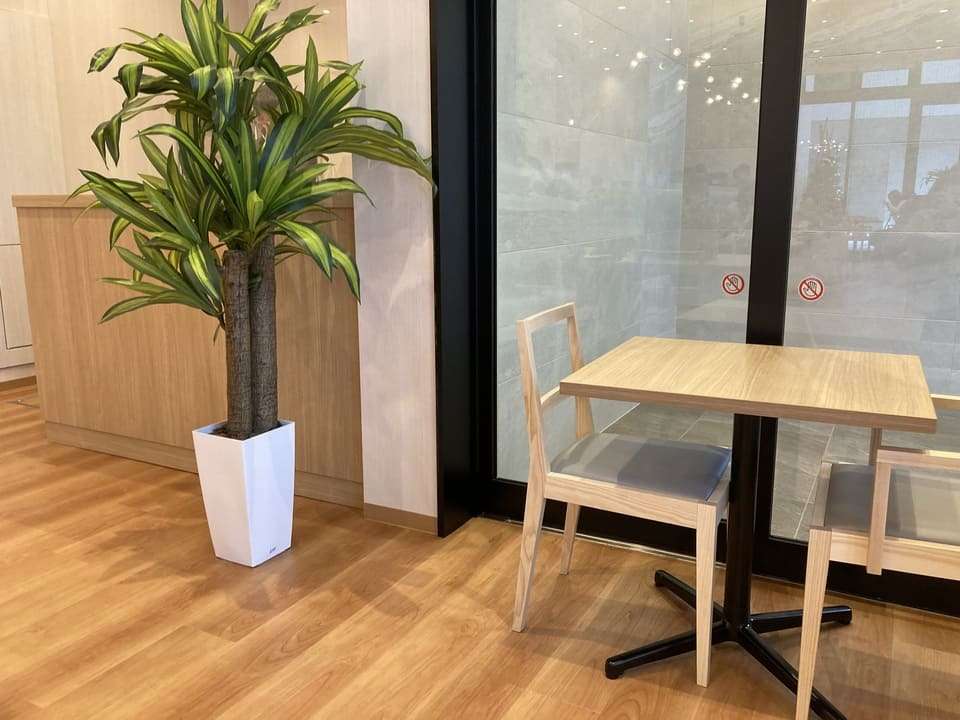 レストランのテーブル