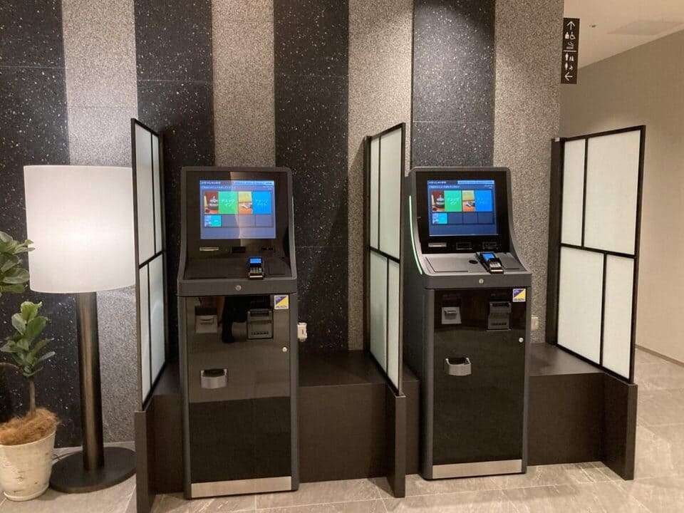 自動チェックイン機