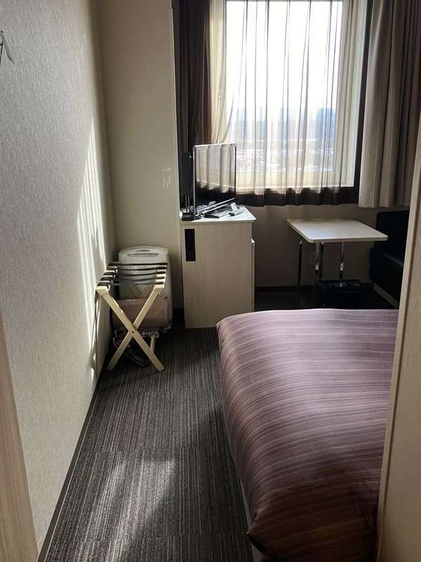 廊下から見た客室